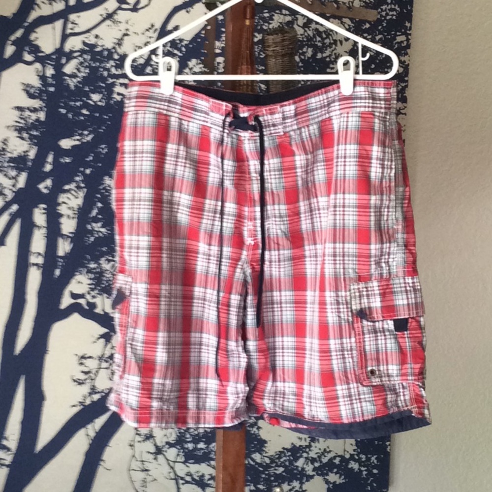 Men’s board shorts Size L